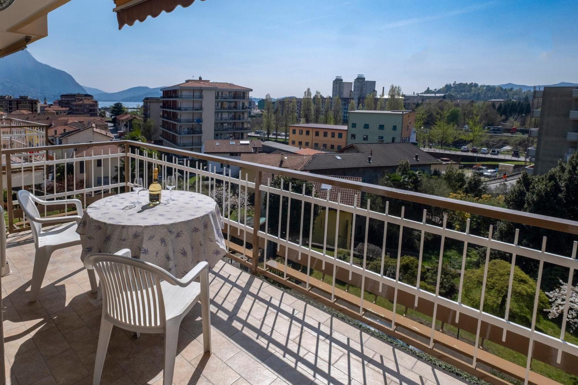 Casa Vacanze Heidi vista lago Verbania Esterno foto
